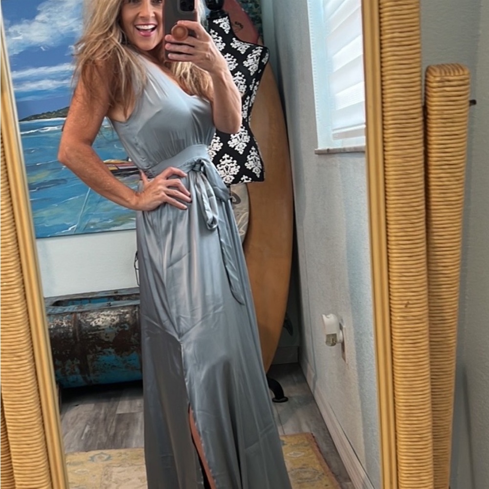 🔥BalticBorn,Roma Satin Cocktail Dress,
Beautiful Silver,Excellent Condition,S
